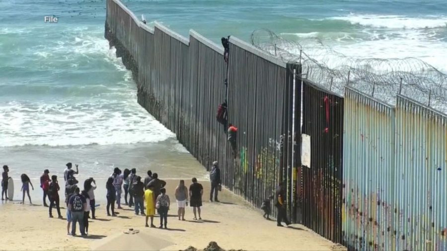 Migrants at the southern border of the United States. Credit: ABC